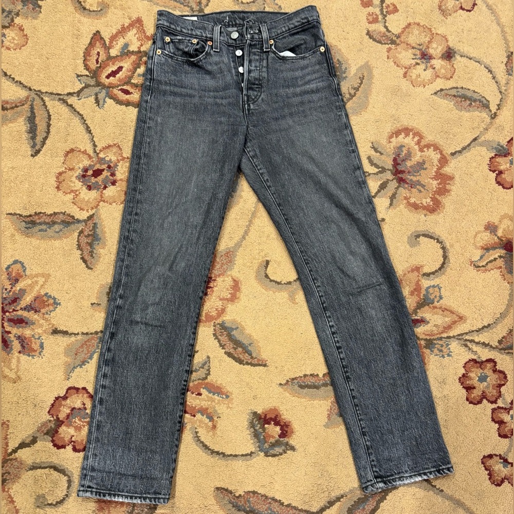 Levi’s grey jeans